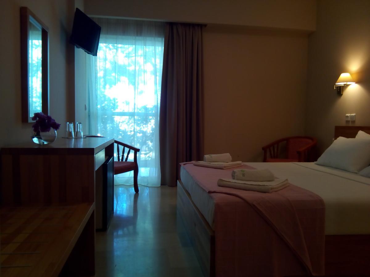 Marzi Beach And Bungalows Hotell Kokkónion Eksteriør bilde